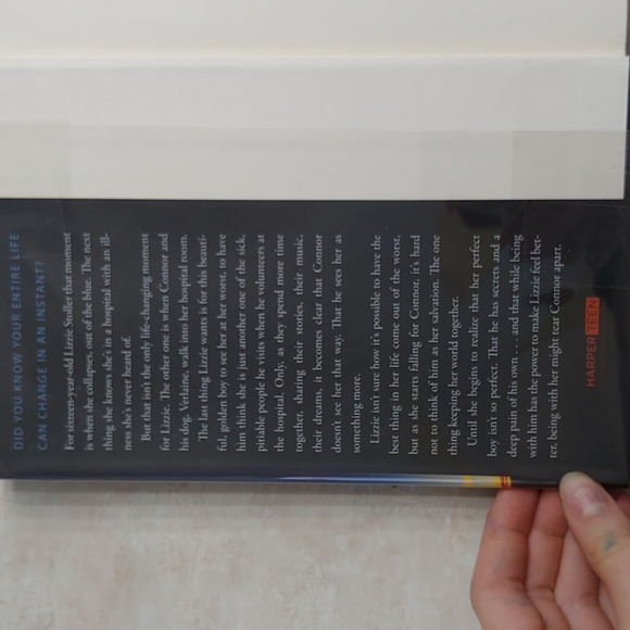 Book (second hand feels like new). YA romance fiction. - Picture 4 of 4